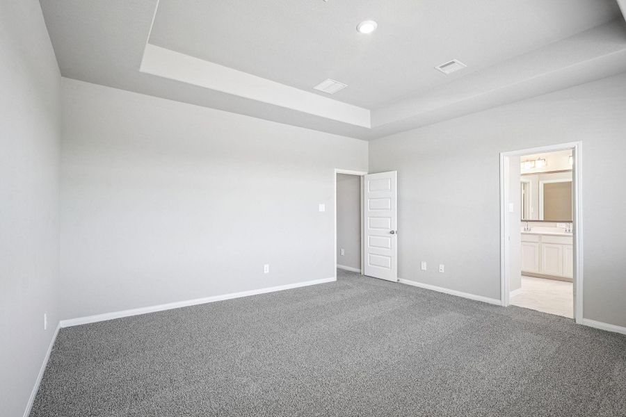 Spacious, unfurnished interior of a new home in Kemah Crossing - Luxe Series, Kemah (Image 38).