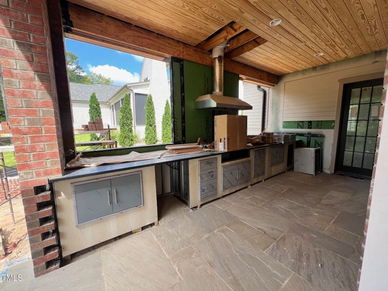 outdoor kitchen