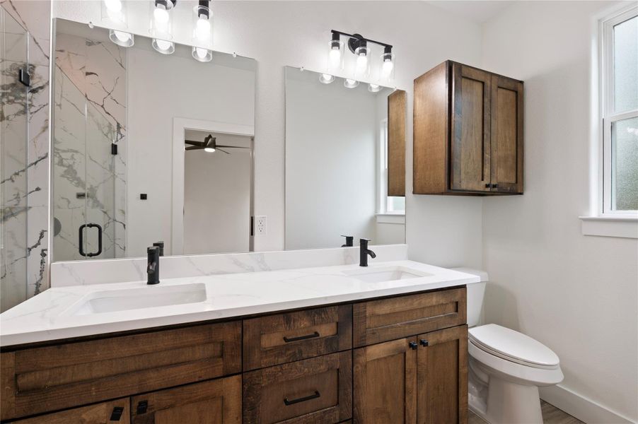 Furnished interior view inside a new home in , Texas City (Image 10).