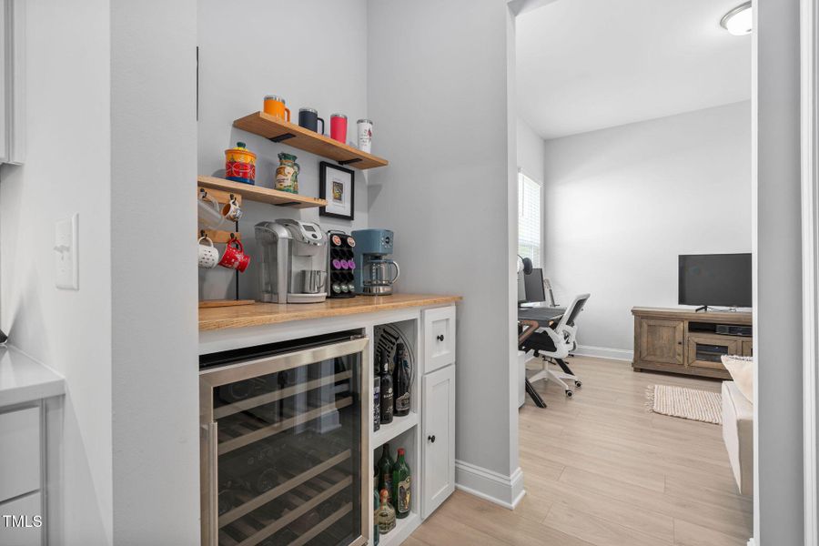 47-web-or-mls-321-falls-village-dr