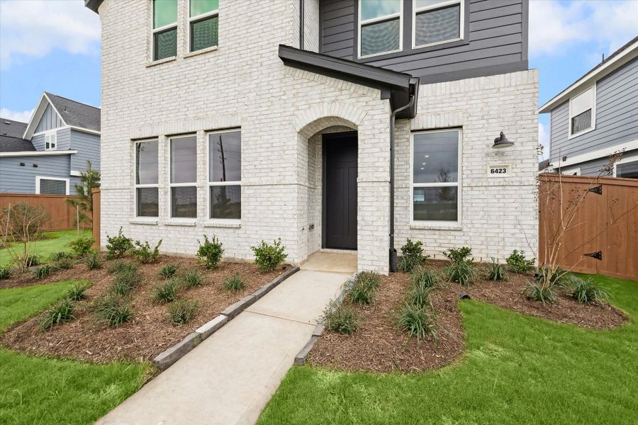 Exterior details and patio area of a home in Elyson, Katy (Image 3).