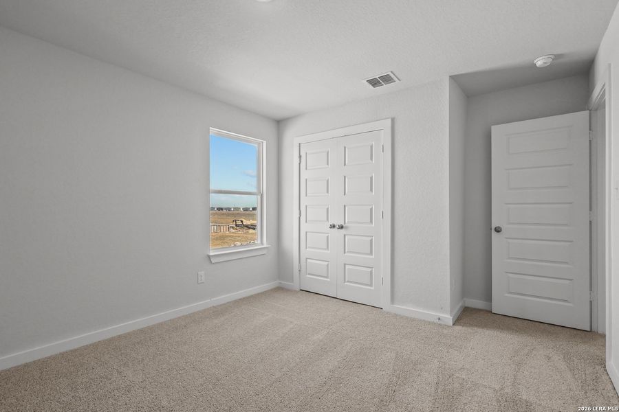 Spacious, unfurnished interior of a new home in Hiddenbrooke, Seguin (Image 22).