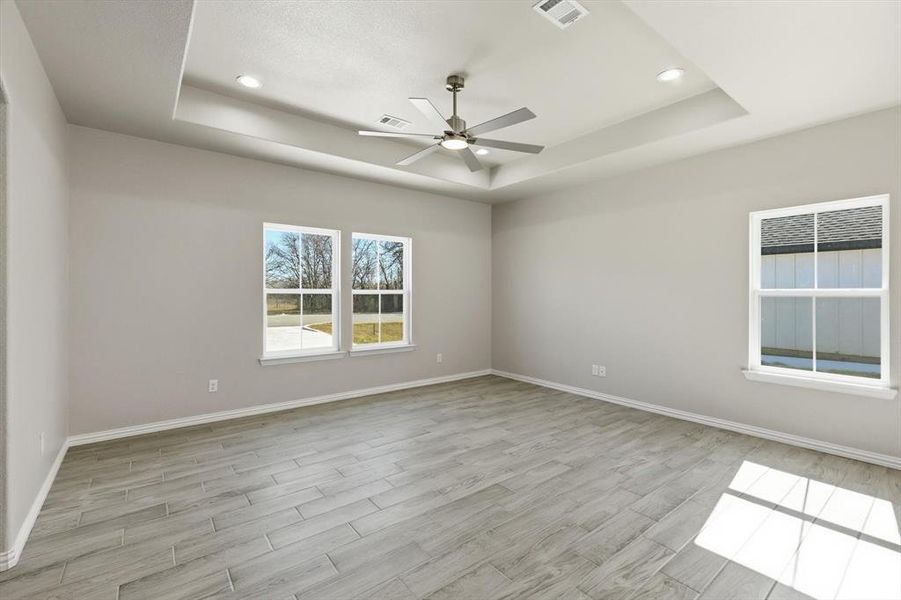 Spacious, unfurnished interior of a new home in , Bridgeport (Image 18).