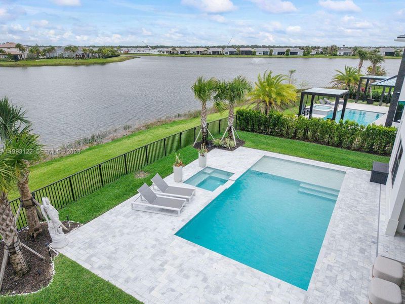 Exterior details and patio area of a home in Solana Bay at Avenir, Palm Beach Gardens (Image 23).