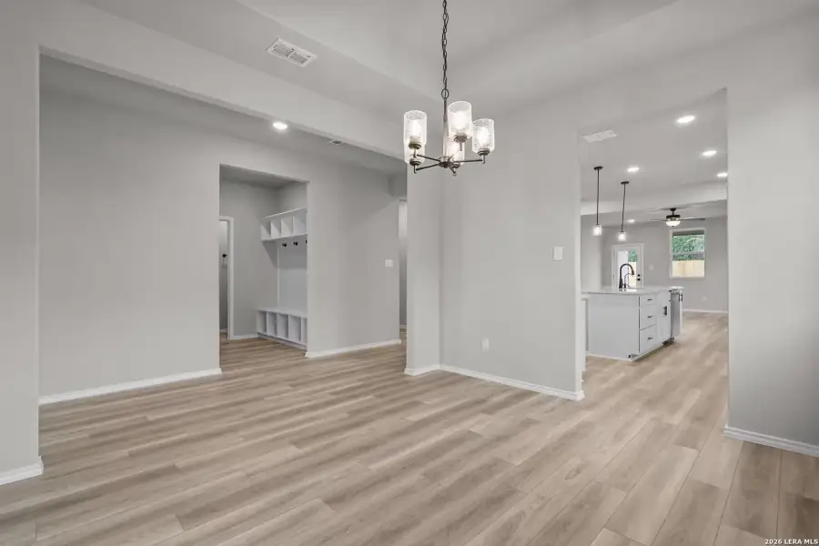 Spacious, unfurnished interior of a new home in Hannah Heights, Seguin (Image 15).