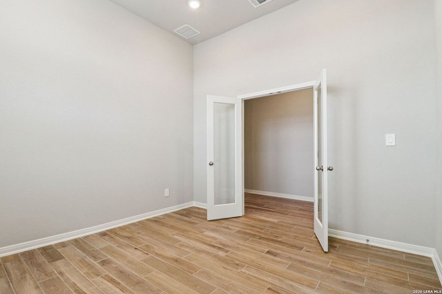 Spacious, unfurnished interior of a new home in Estancia Ranch - Classic Series, San Antonio (Image 33).