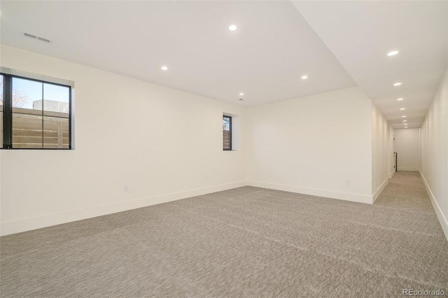 Spacious, unfurnished interior of a new home in , Denver (Image 25).