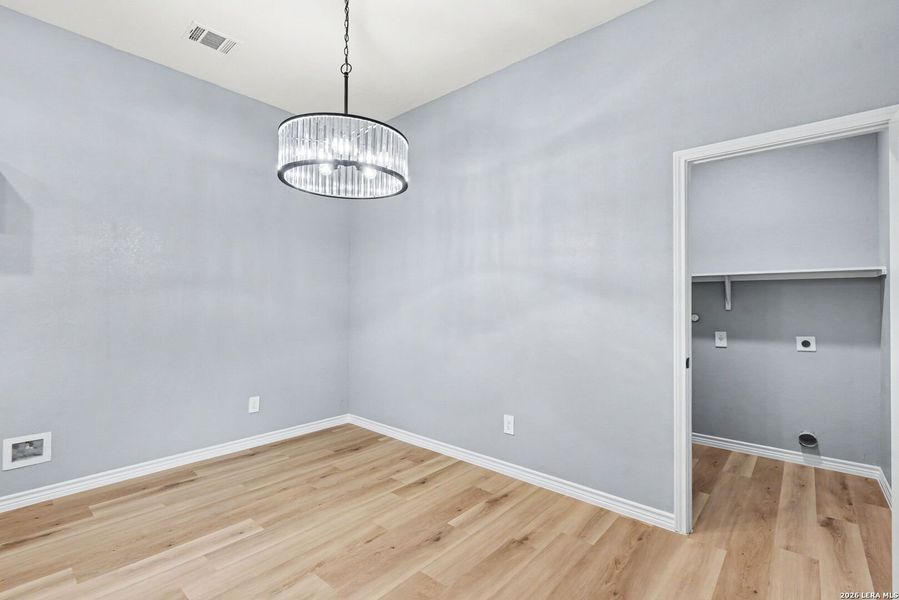 Spacious, unfurnished interior of a new home in , San Antonio (Image 18).