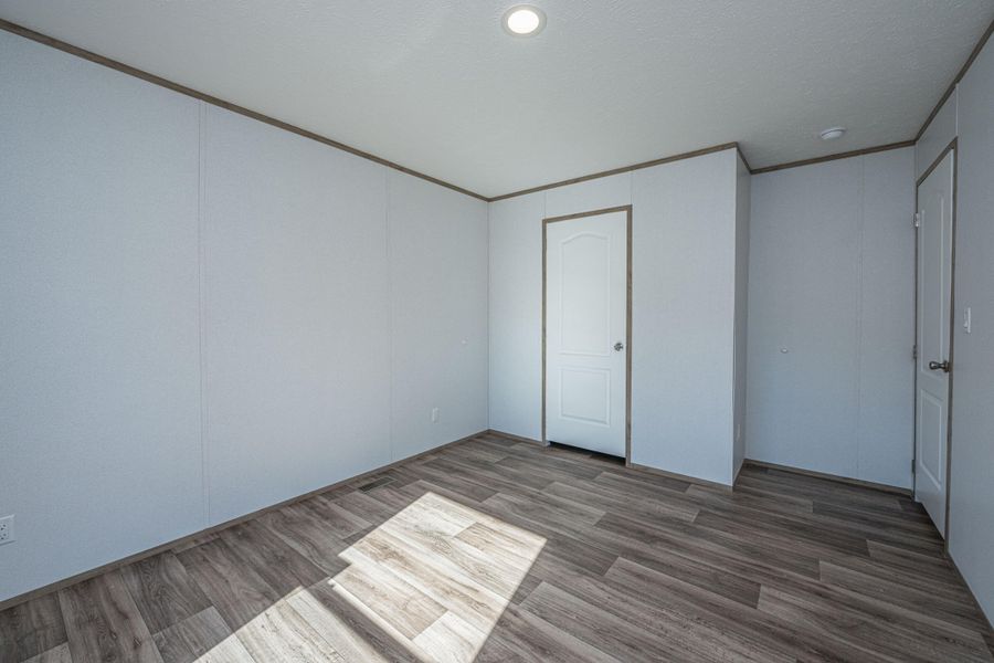 Spacious, unfurnished interior of a new home in , Summerville (Image 36).