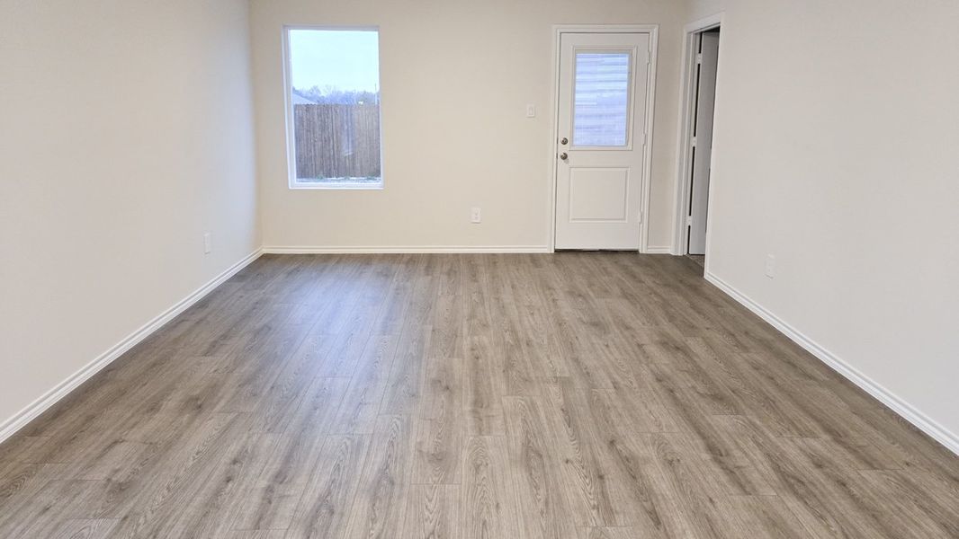 Spacious, unfurnished interior of a new home in Leonard Crossing, Leonard (Image 9).