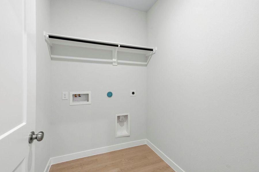 Spacious, unfurnished interior of a new home in Sunterra Lakes, Brookshire (Image 15). Spacious, unfurnished interior of a new home in Sunterra Lakes, Brookshire (Image 15).