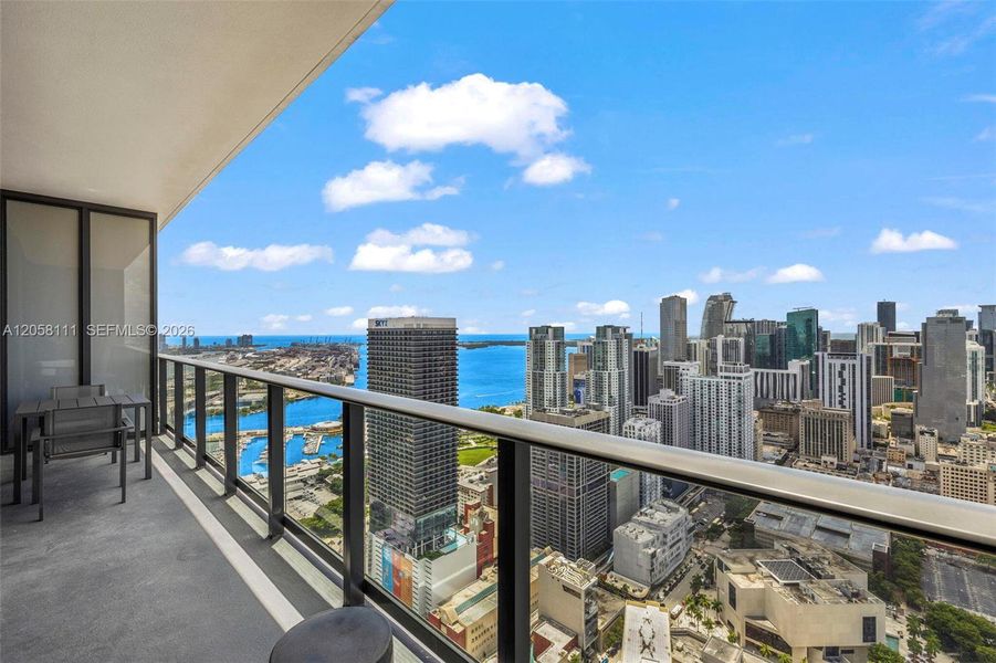 Condo located in Miami, FL showcasing its design and architecture (Image 3).