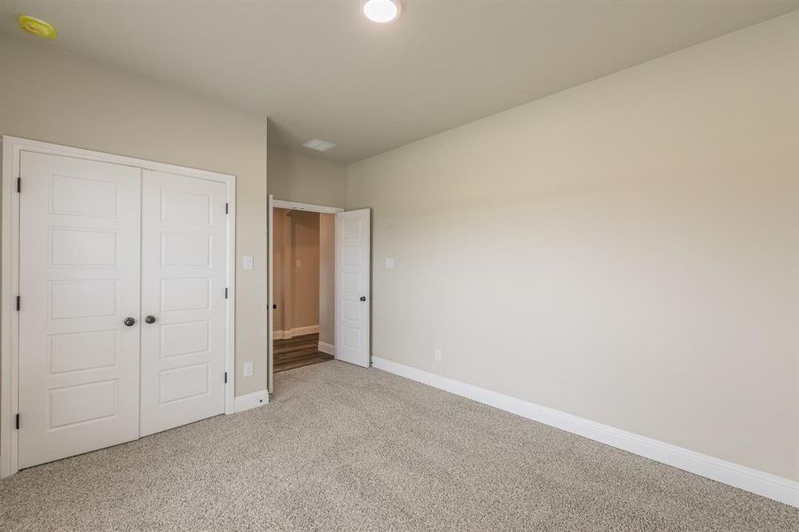 Spacious, unfurnished interior of a new home in , Alvarado (Image 14).