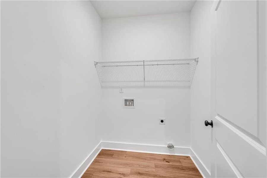 Spacious, unfurnished interior of a new home in , Suwanee (Image 25).