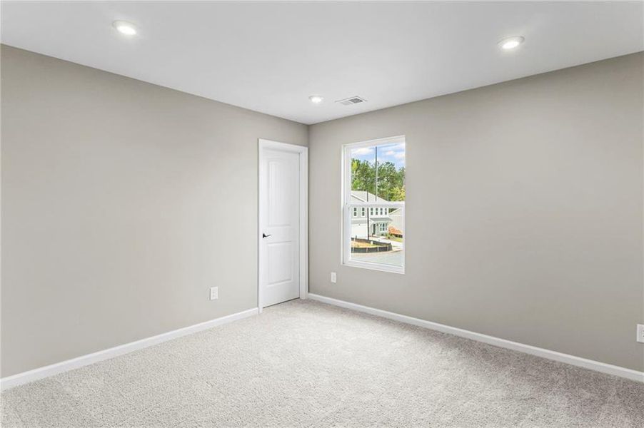 Spacious, unfurnished interior of a new home in Sage Woods, Dallas (Image 15).