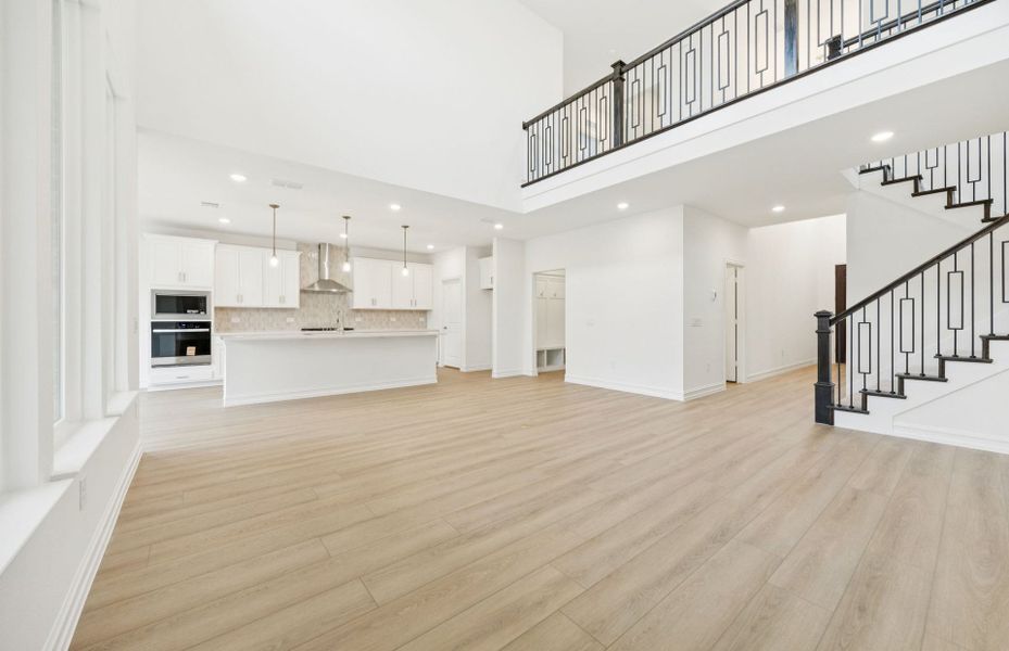 Representative unfurnished interior of a home built from the Gillett by Pulte Homes in Wellington, Fort Worth (Image 27).