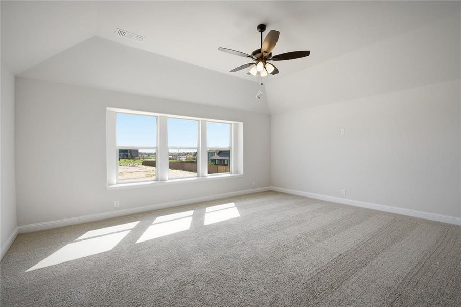 Spacious, unfurnished interior of a new home in Meadow Vista, Anna (Image 36).