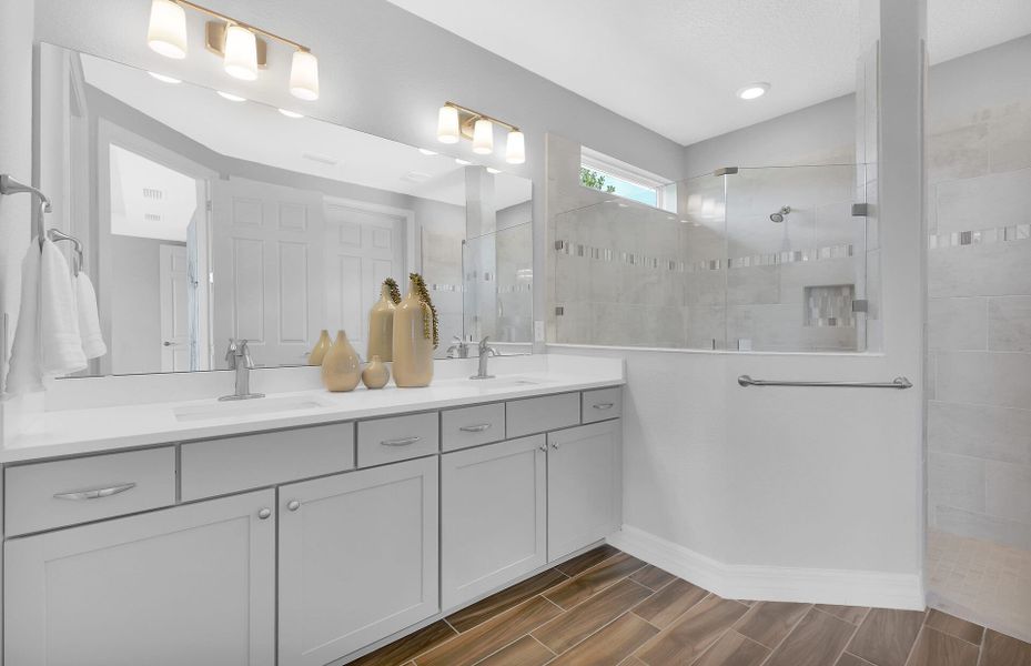 Mainstay Grand | Owner's Bathroom Mainstay Grand | Owner's Bathroom