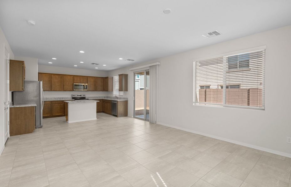 Spacious, unfurnished interior of a new home in Asante- Atrium Series, Surprise (Image 18).