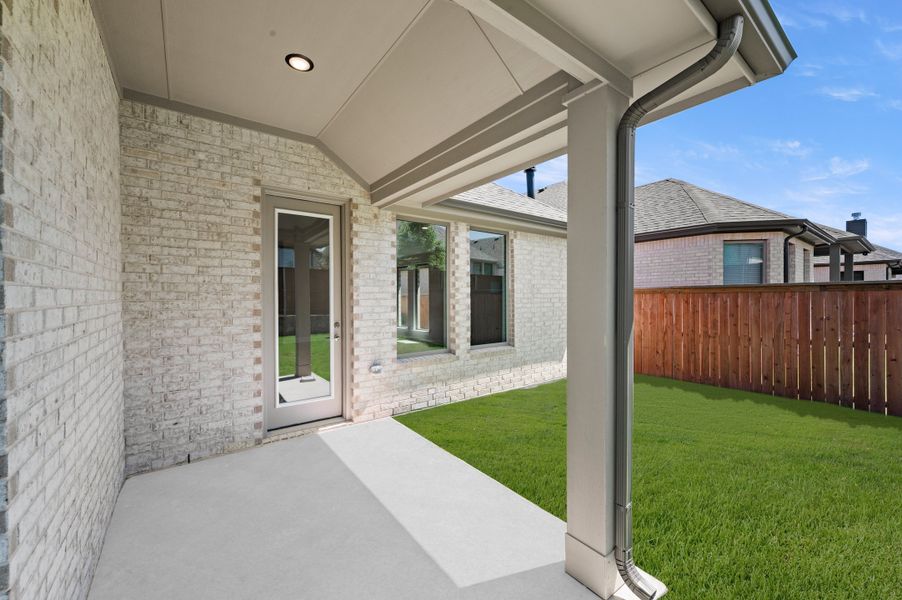 Exterior details and patio area of a home in Bridgewater, Midlothian (Image 4).
