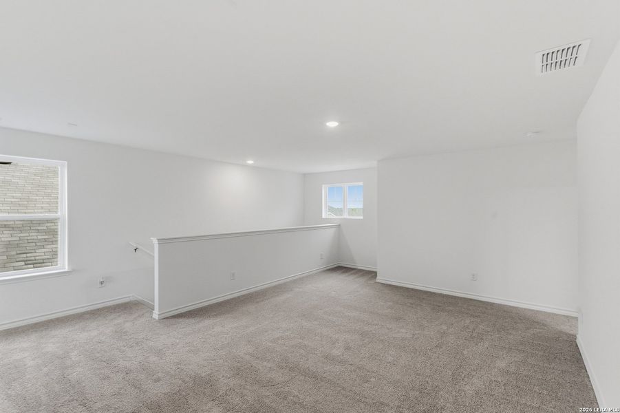 Spacious, unfurnished interior of a new home in Dove Song, Marion (Image 25).