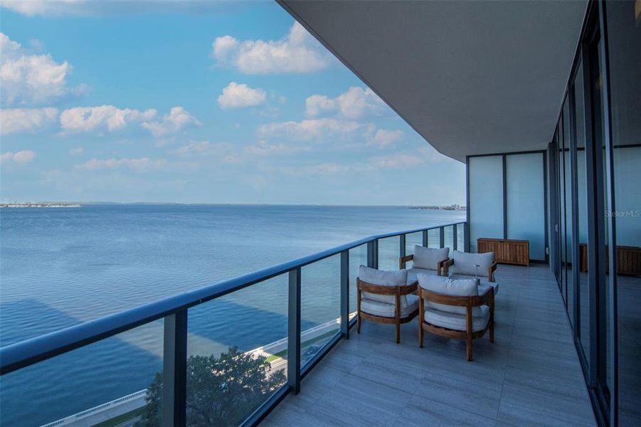 Condo located in Tampa, FL showcasing its design and architecture (Image 5). Condo located in Tampa, FL showcasing its design and architecture (Image 5).