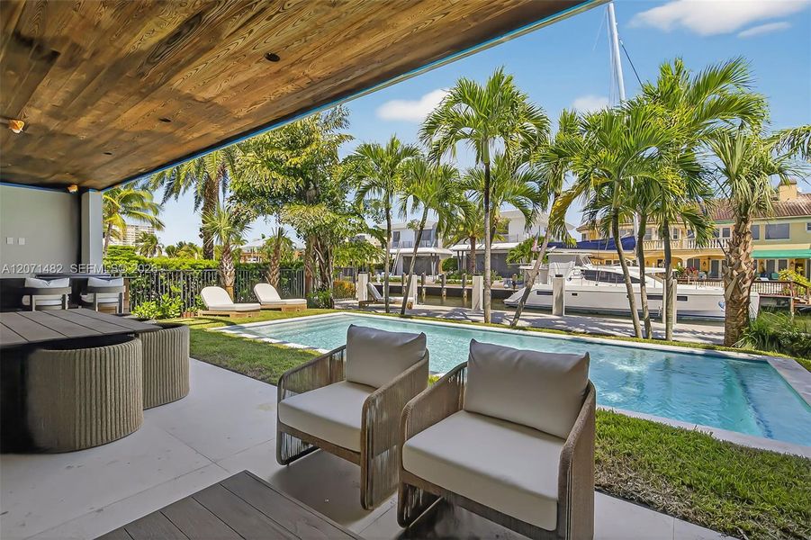 Exterior details and patio area of a home in , Fort Lauderdale (Image 25).