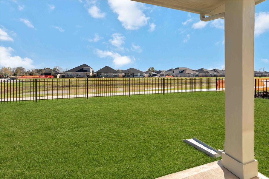 Exterior details and patio area of a home in Laurel Landing, Alvin (Image 4).