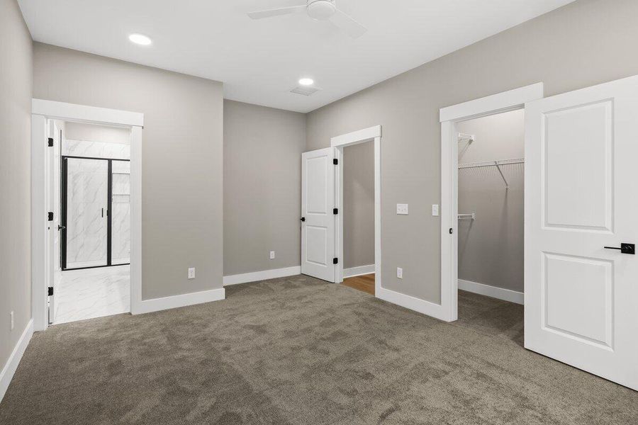 Spacious, unfurnished interior of a new home in , North Charleston (Image 6).