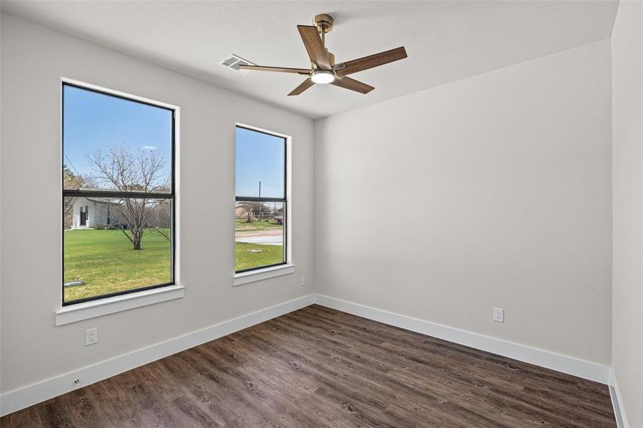 Spacious, unfurnished interior of a new home in , Granbury (Image 31).