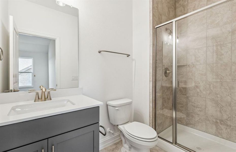 Spacious secondary bathroom with premium finishes Spacious secondary bathroom with premium finishes