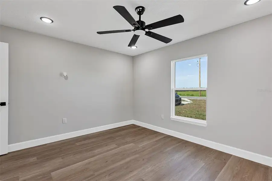 Spacious, unfurnished interior of a new home in , Dunnellon (Image 31). Spacious, unfurnished interior of a new home in , Dunnellon (Image 31).