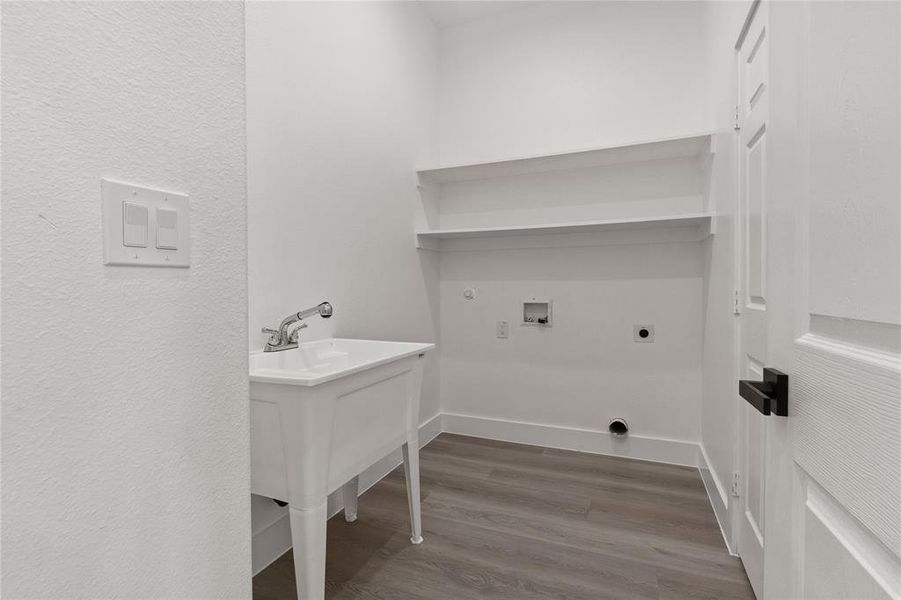 Furnished interior view inside a new home in , McKinney (Image 15). Furnished interior view inside a new home in , McKinney (Image 15).