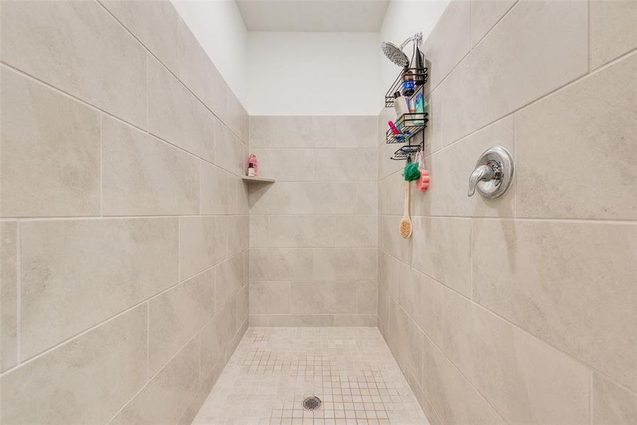 Close-up of interior finishes inside a home in Reatta Ridge, Justin (Image 21).