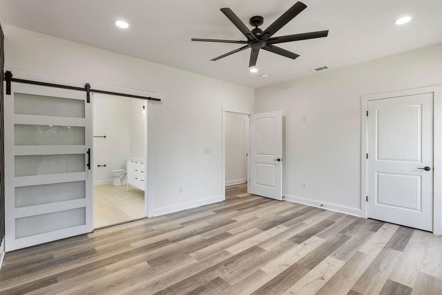 Spacious, unfurnished interior of a new home in , Rome (Image 16).