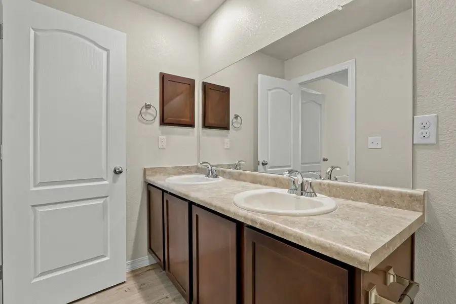 Furnished interior view inside a new home in Rancho Desierto Bello, Horizon City (Image 15).