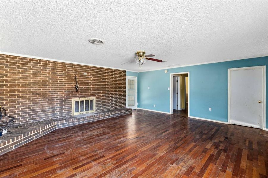 Spacious, unfurnished interior of a new home in , Brownwood (Image 9).