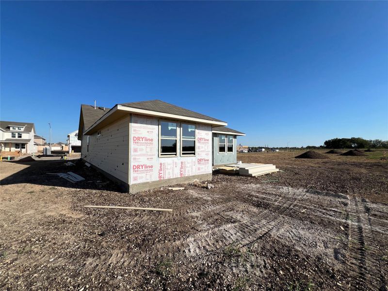 Exterior details and patio area of a home in Rolling Glen, Hutto (Image 4). Exterior details and patio area of a home in Rolling Glen, Hutto (Image 4).
