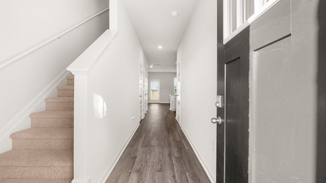 Spacious, unfurnished interior of a new home in Weatherstone, Grovetown (Image 13).