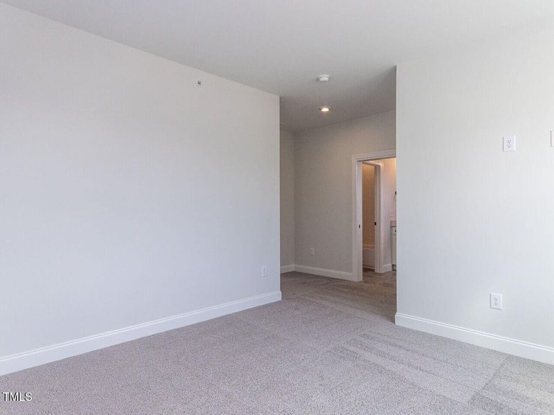 030-1280x960-bedroom