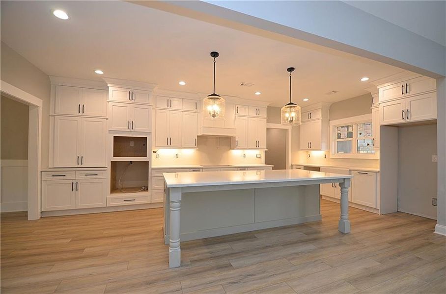 Furnished interior view inside a new home in , Bogart (Image 4).