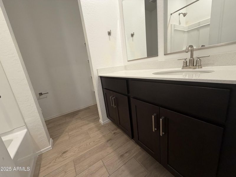 004_Bathroom 2 004_Bathroom 2