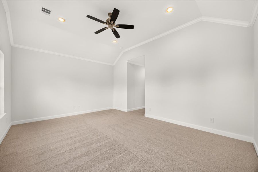 Spacious, unfurnished interior of a new home in , Houston (Image 20).