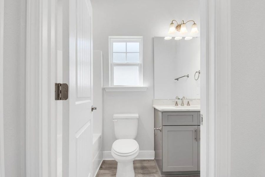 Representative furnished interior of a home built from the Plan 1530 by Adams Homes in Ridgeway Landing, Crestview (Image 10).