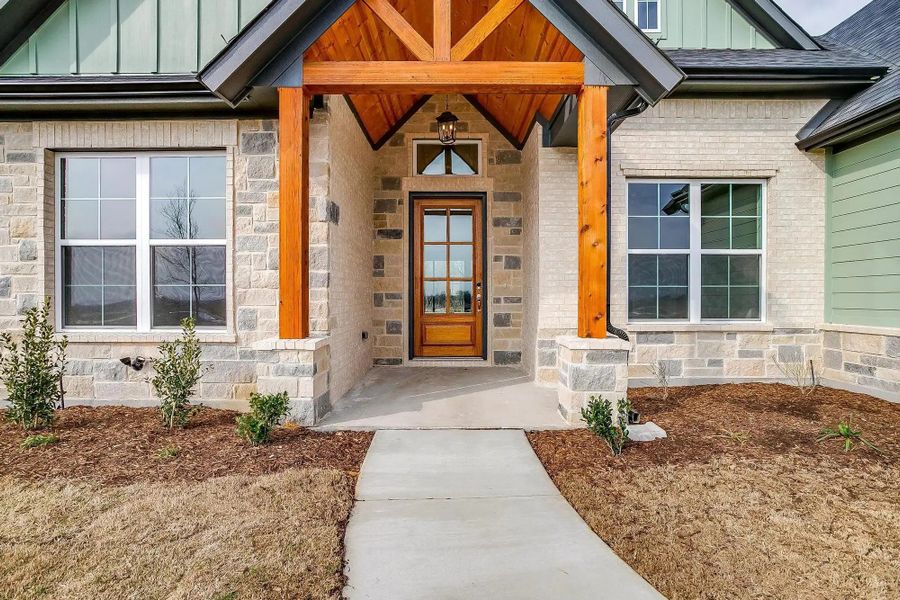 Representative exterior details of a home built from the The Finley by Elmwood Custom Homes in Byrum Ranch, Maypearl (Image 13).
