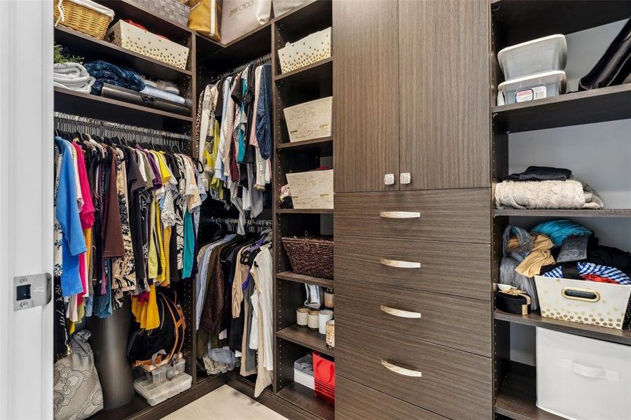 Furnished interior view inside a new home in , Sarasota (Image 49).