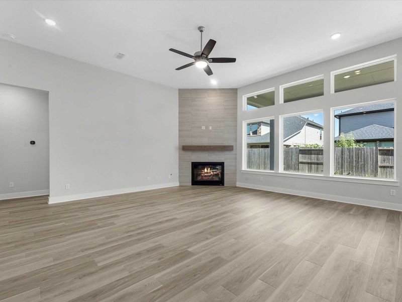 Spacious, unfurnished interior of a new home in Cross Creek Ranch 60′, Fulshear (Image 51).