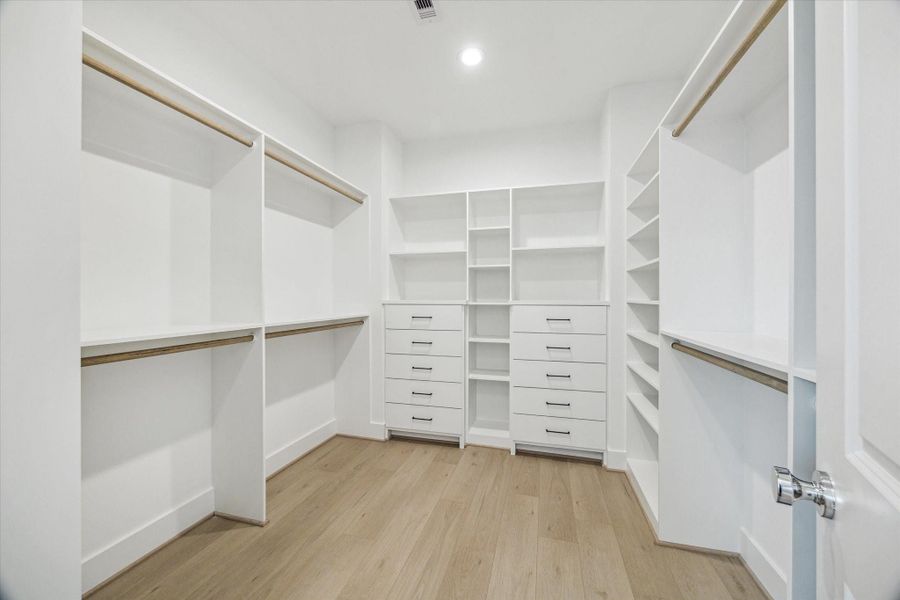 Image 39 of a home in .