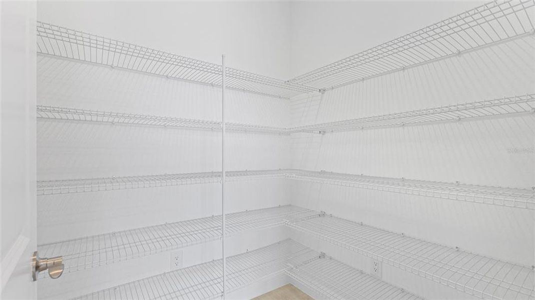 Spacious, unfurnished interior of a new home in Cresswind Lakewood Ranch, Lakewood Ranch (Image 33).