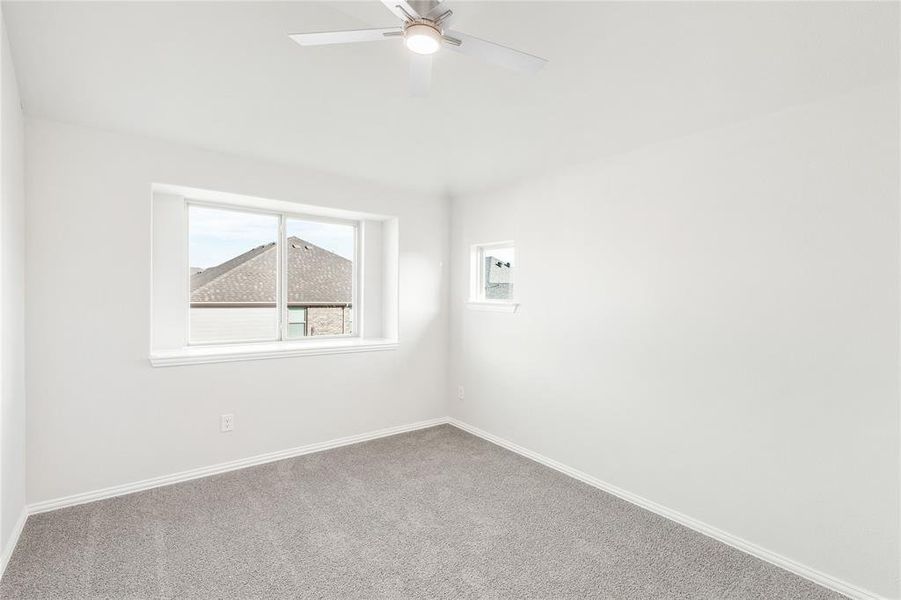 Spacious, unfurnished interior of a new home in Sable Creek, Sanger (Image 29).